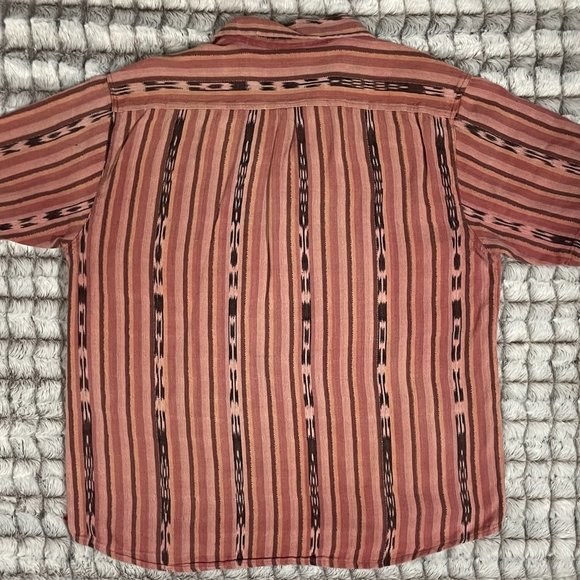 Men's Guatemalan Hand Embroidered Guayabera Shirts - Picture 4 of 4